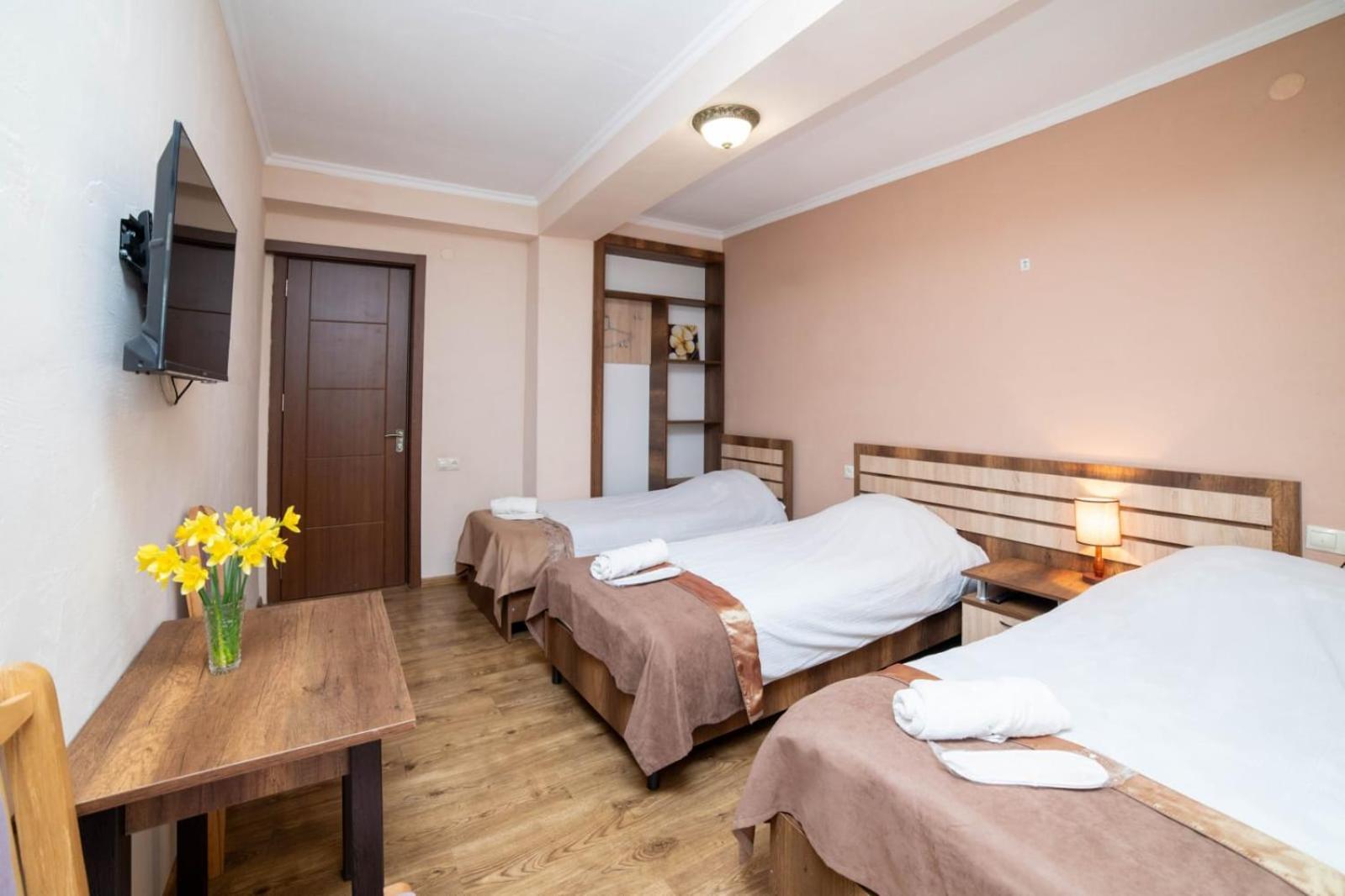 Guest House Kavkasioni 33 Telavi Exterior photo