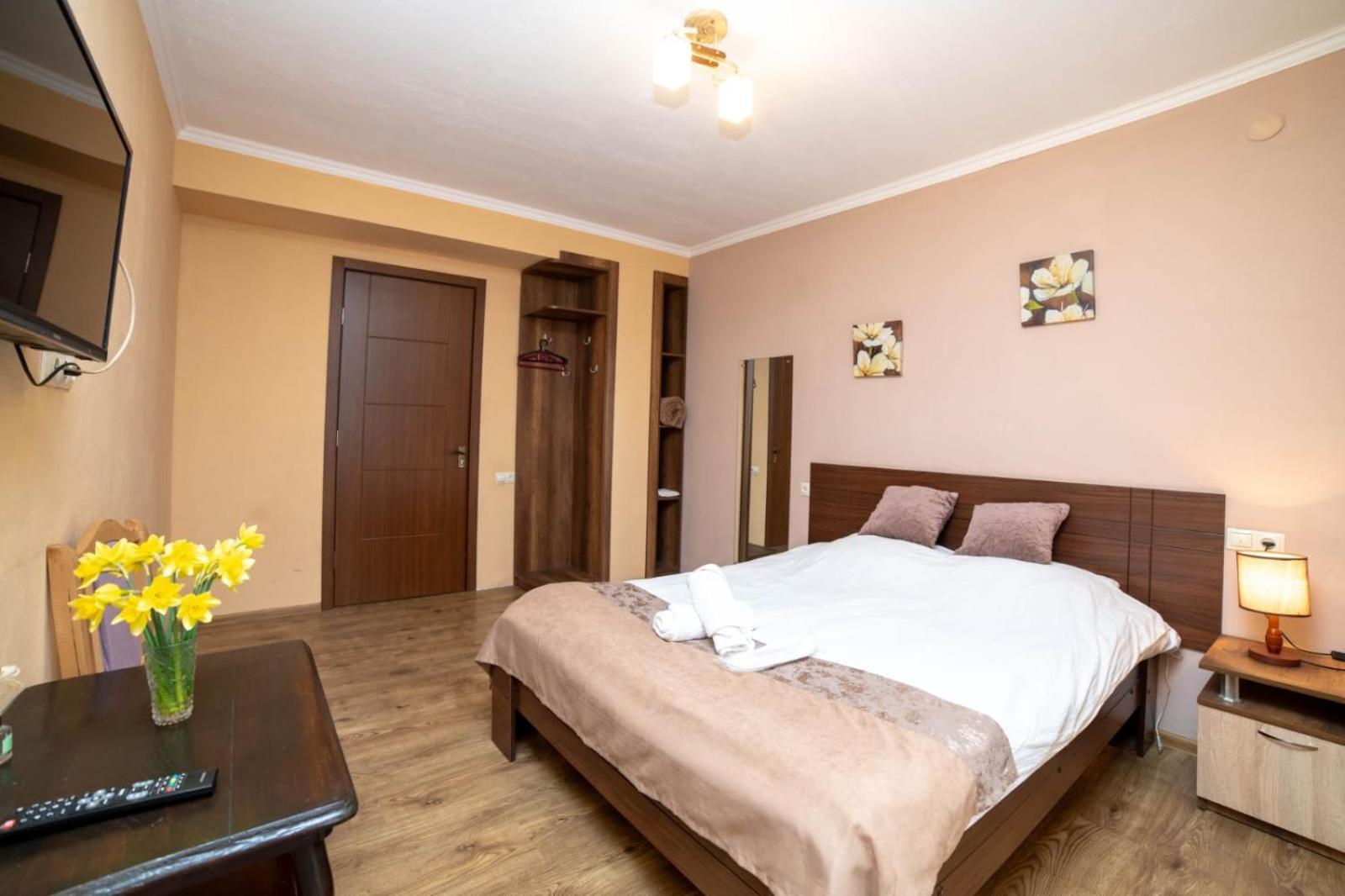 Guest House Kavkasioni 33 Telavi Exterior photo