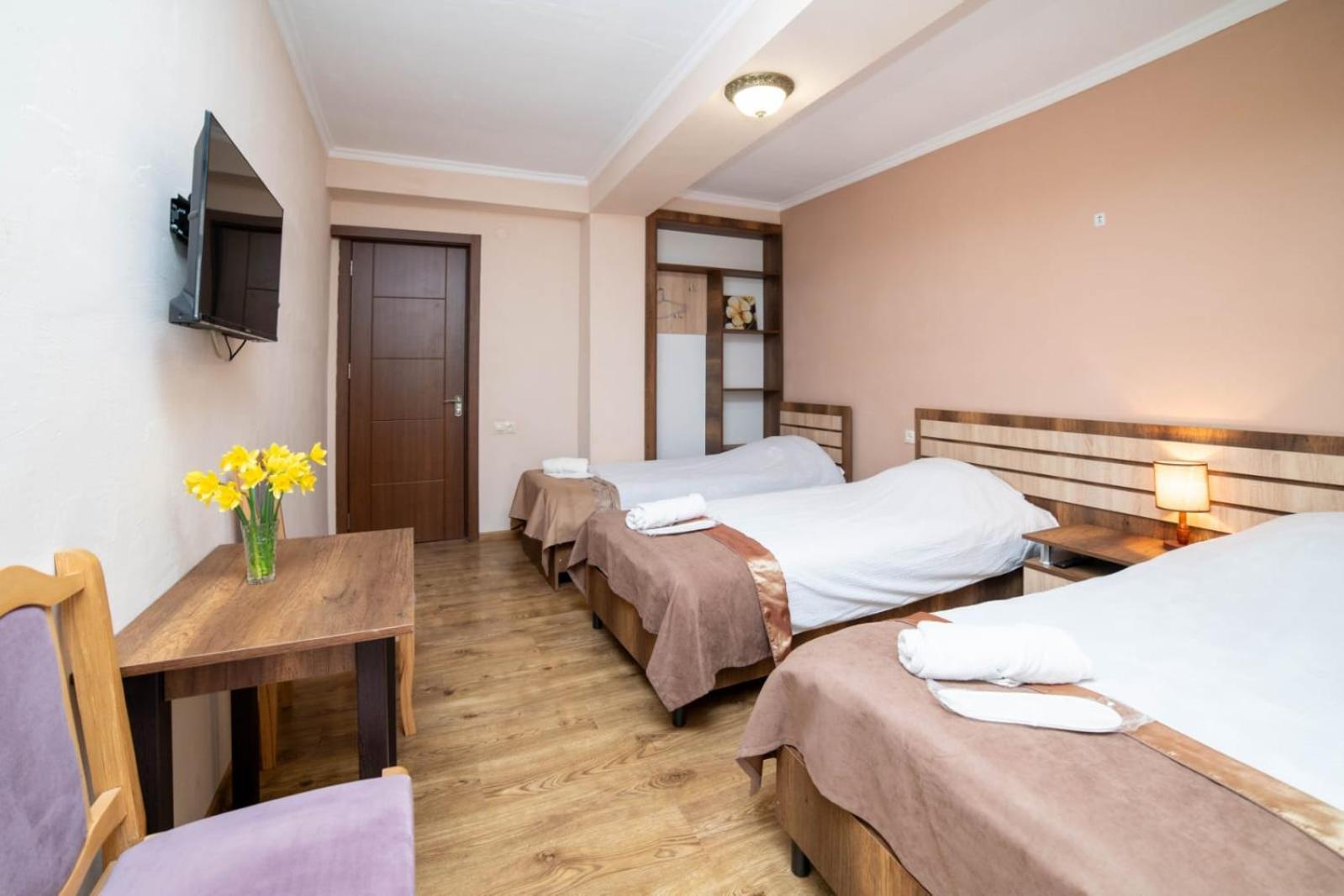 Guest House Kavkasioni 33 Telavi Exterior photo
