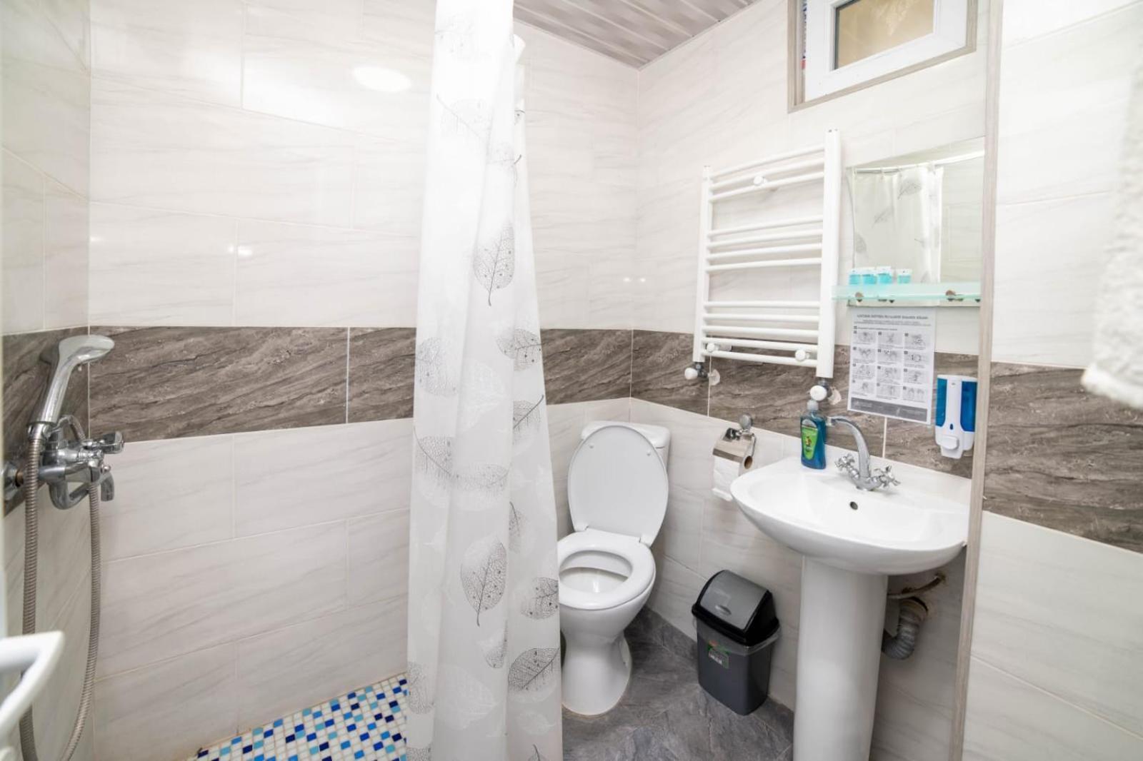 Guest House Kavkasioni 33 Telavi Exterior photo